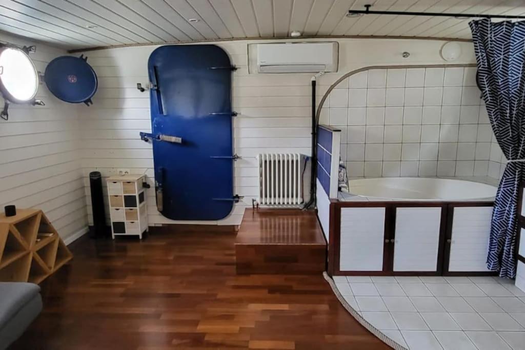 ליון Appartement Dans Peniche Atypique Et Idyllique A Confluence מראה חיצוני תמונה